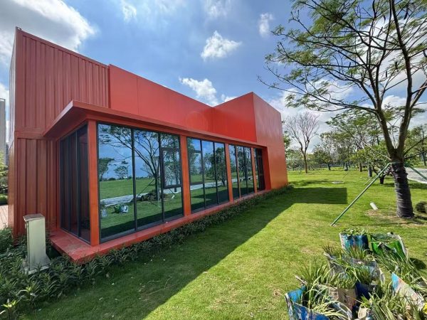 Customized container-style guesthouse hotel