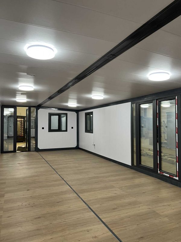 Expandable container house (2) Prefabricated three-in-one foldable double-wing container house / office