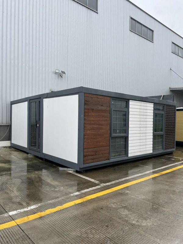 Expandable container office Prefabricated three-in-one foldable double-wing container house / office