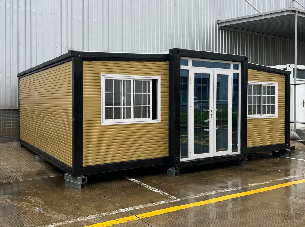 Expandable container