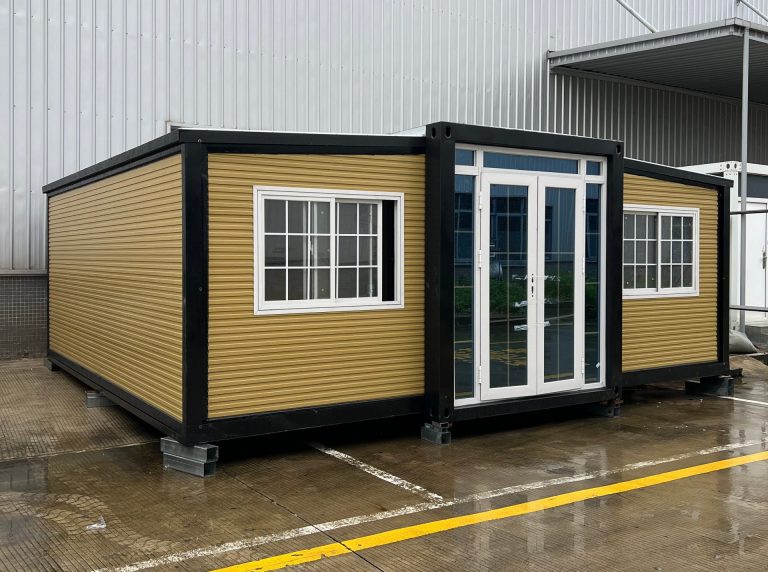 Expandable container