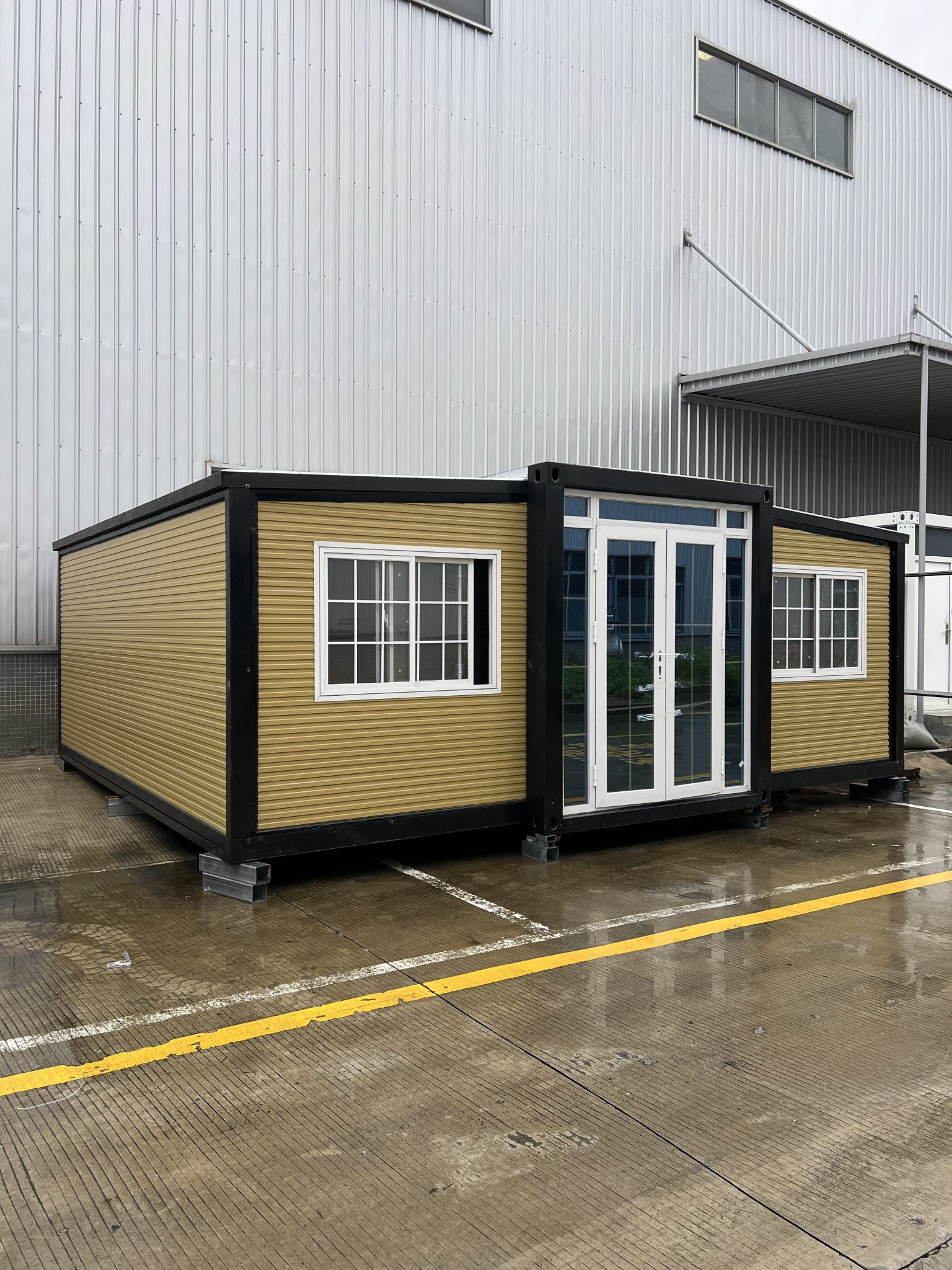 Prefabricated three-in-one foldable double-wing container house / office