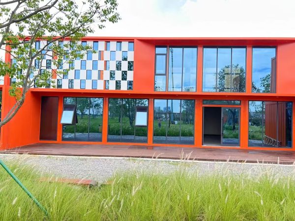 Customized container-style guesthouse hotel