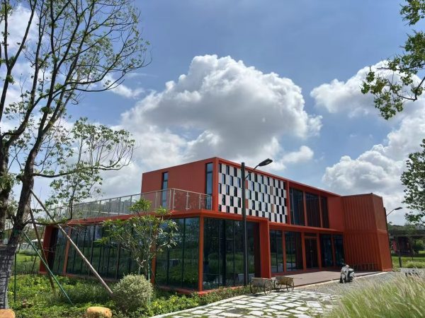 Customized container-style guesthouse hotel