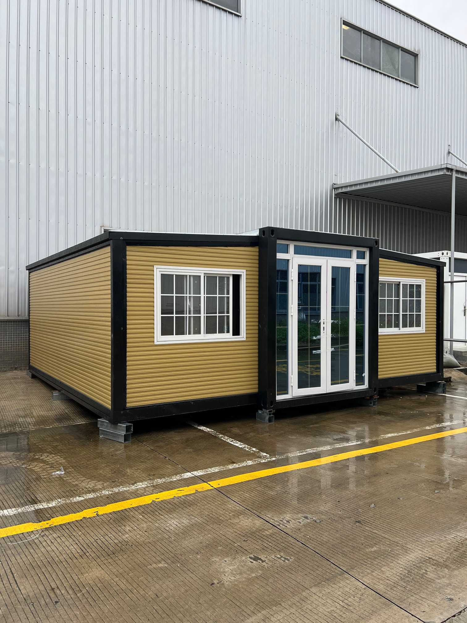 Expandable Container Housing