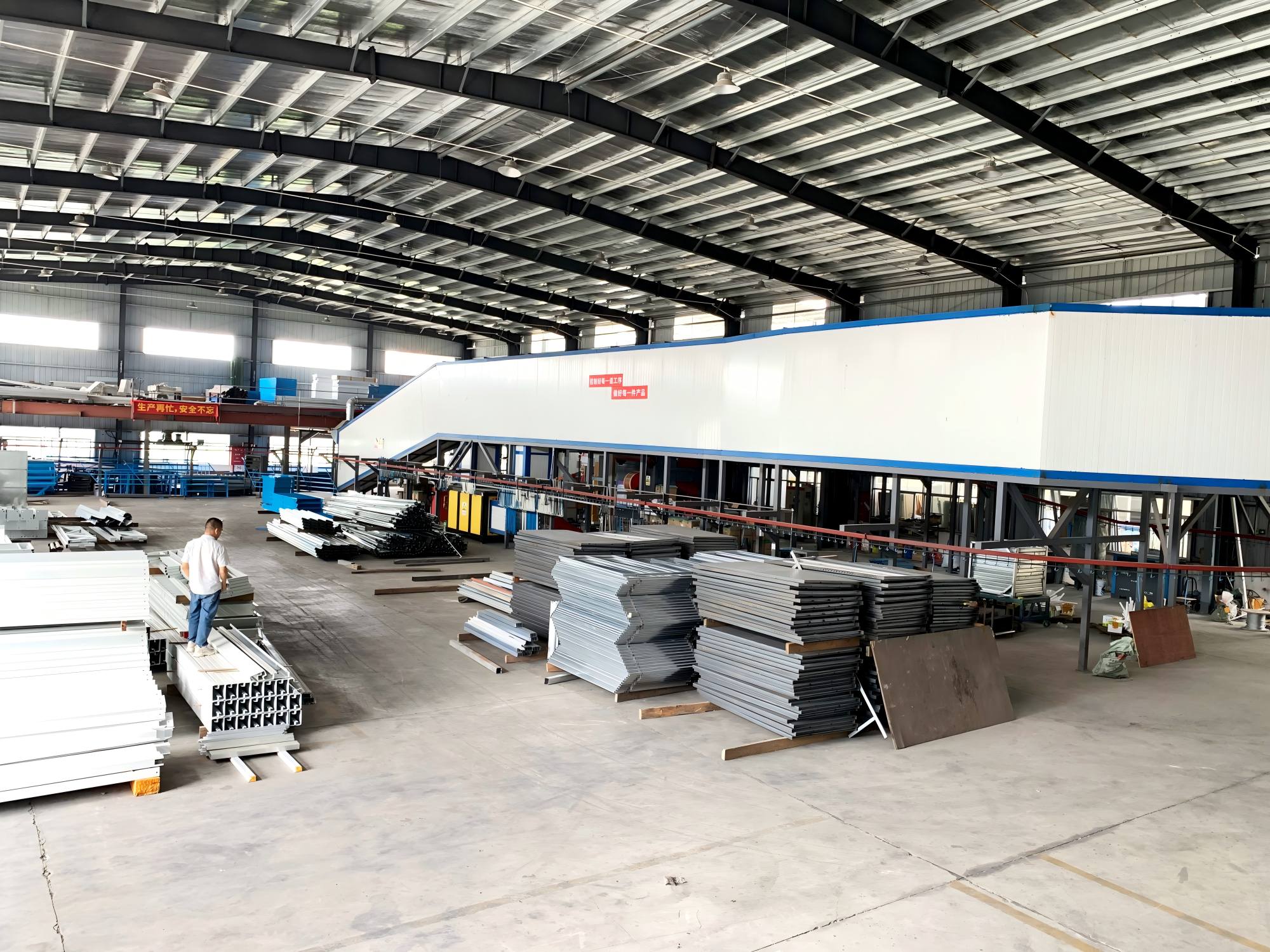 Spray-painting and varnishing production line