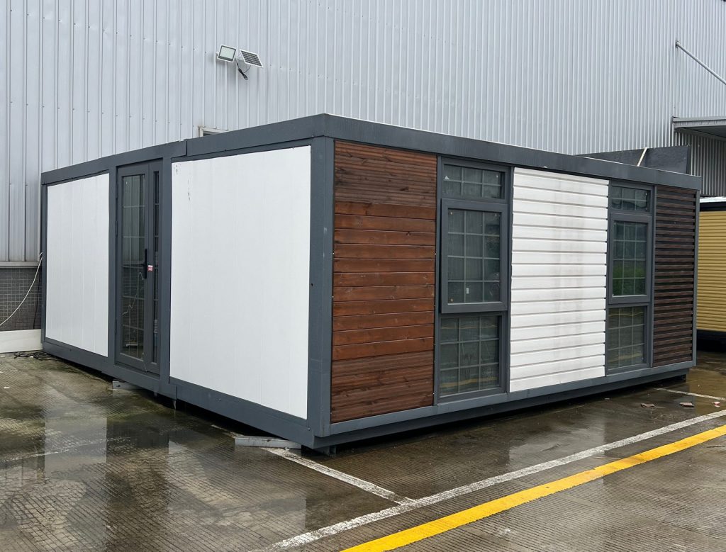 Prefabricated container buildings can be transformed into offices.