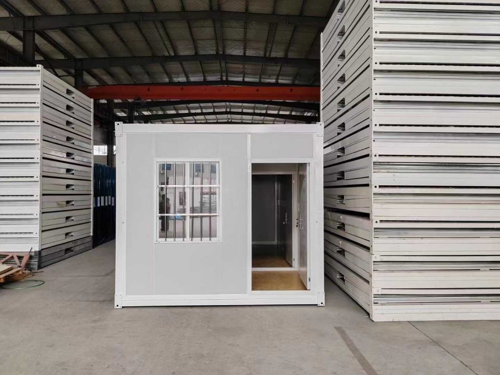 Prefabricated folding house