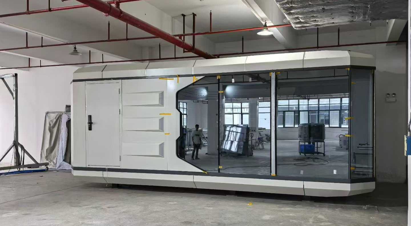 Space Capsule Homes for Glamping & Resorts | The Ultimate Vacation Companion