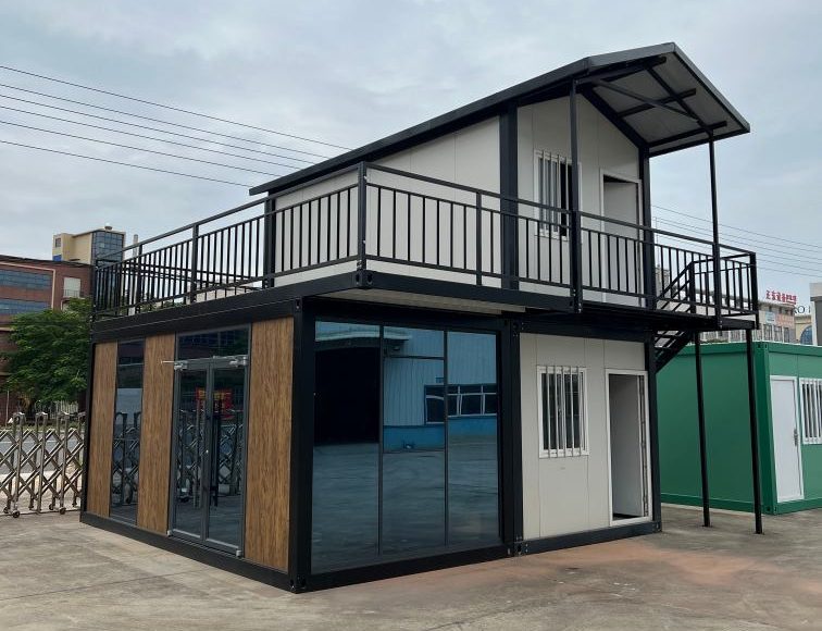 modular home outdoor space