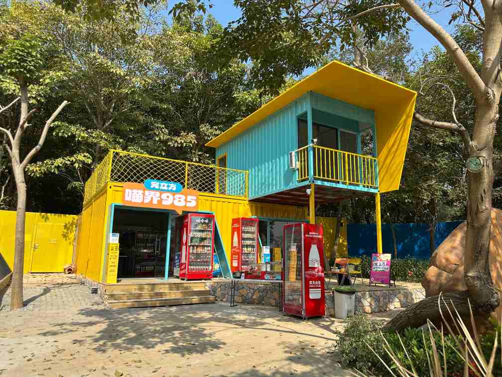 detachable container shop in tourist attraction with modular design