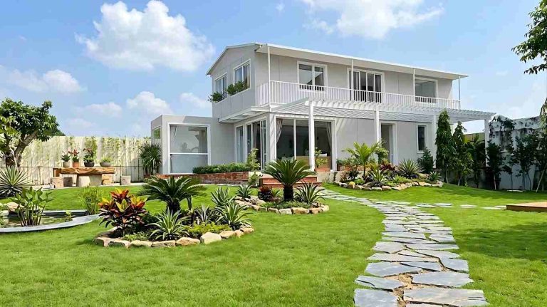 modular container villa hotel exterior design