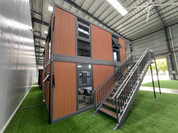 Two-level 20-foot expandable unit with wood-grain finish (3) Two-level 20-foot expandable unit with wood-grain finish (3)