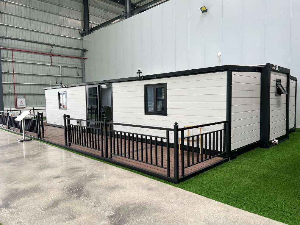 White three-bedroom expandable container unit