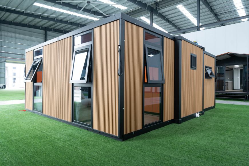 modern expandable container home for living