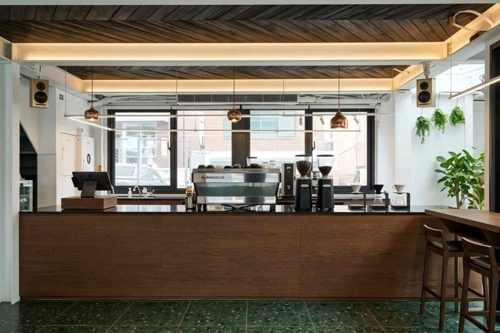 A Modern Modular Commercial Space