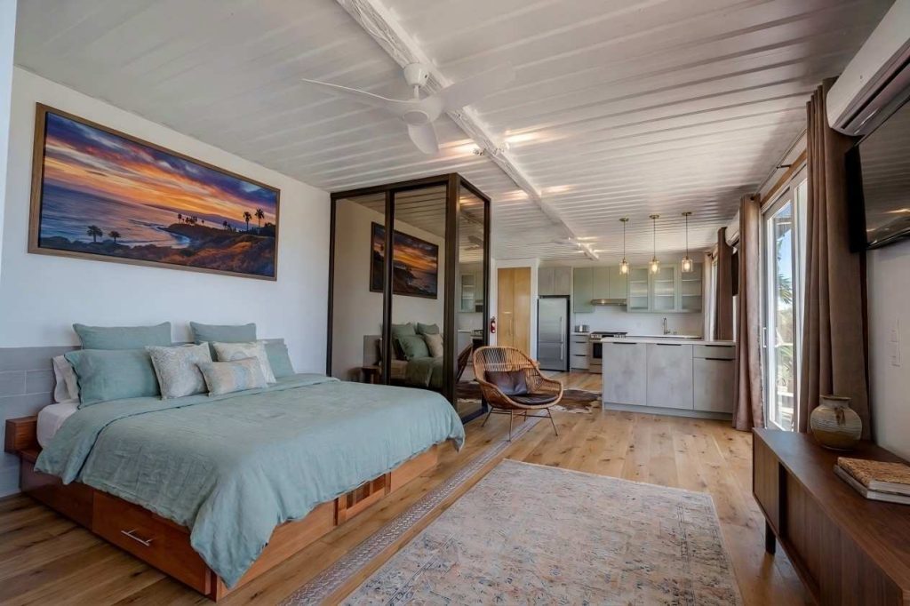 modular-beach-house-bedroom-kitchen