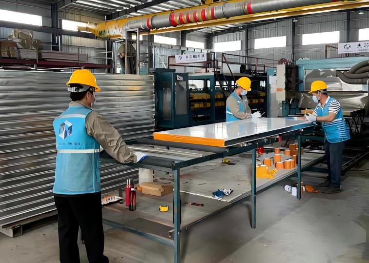 Steel structure container house factory producing insulated sandwich panels for modular buildings